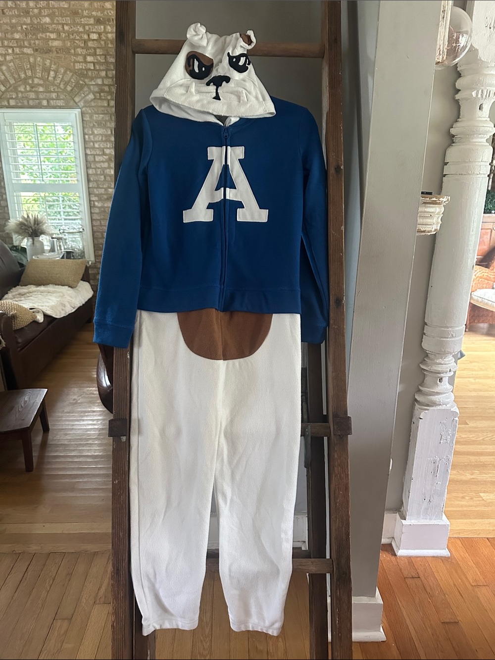 ABERCROMBIE & FITCH KIDS SLEEP BULLDOG A ONE PIECE PAJAMAS 10 / 12